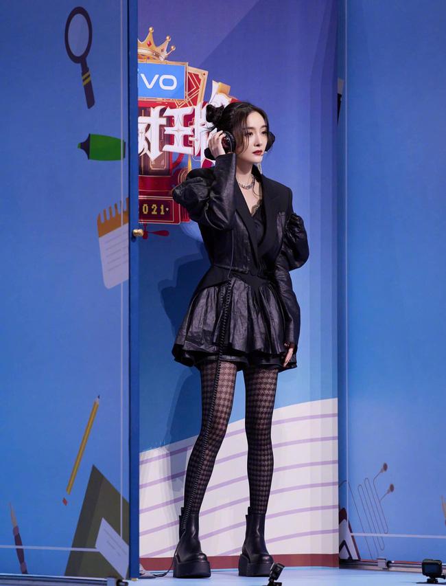 Dương Mịch tự đăng ảnh dìm hàng, chứng minh không chảy xệ xuống sắc như đồn đoán-4