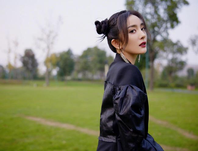 Dương Mịch tự đăng ảnh dìm hàng, chứng minh không chảy xệ xuống sắc như đồn đoán-7