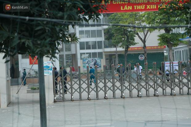 Phong tỏa cách ly 80 học sinh, giáo viên và phụ huynh là F1 ngay trong trường tiểu học Xuân Phương, Hà Nội-2
