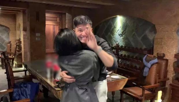 Bạn gái single mom khoe khoảnh khắc được Huỳnh Anh cầu hôn-2