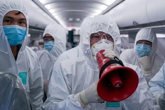 Hà Nội: Người gội đầu cho vợ bệnh nhân 1694 dương tính SARS-CoV-2