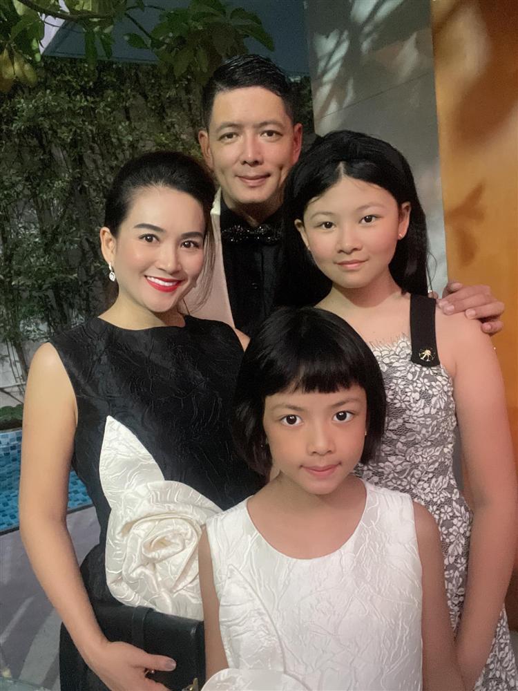 Vợ Bình Minh cứng họng khi con gái hỏi tại sao không thi hoa hậu-3