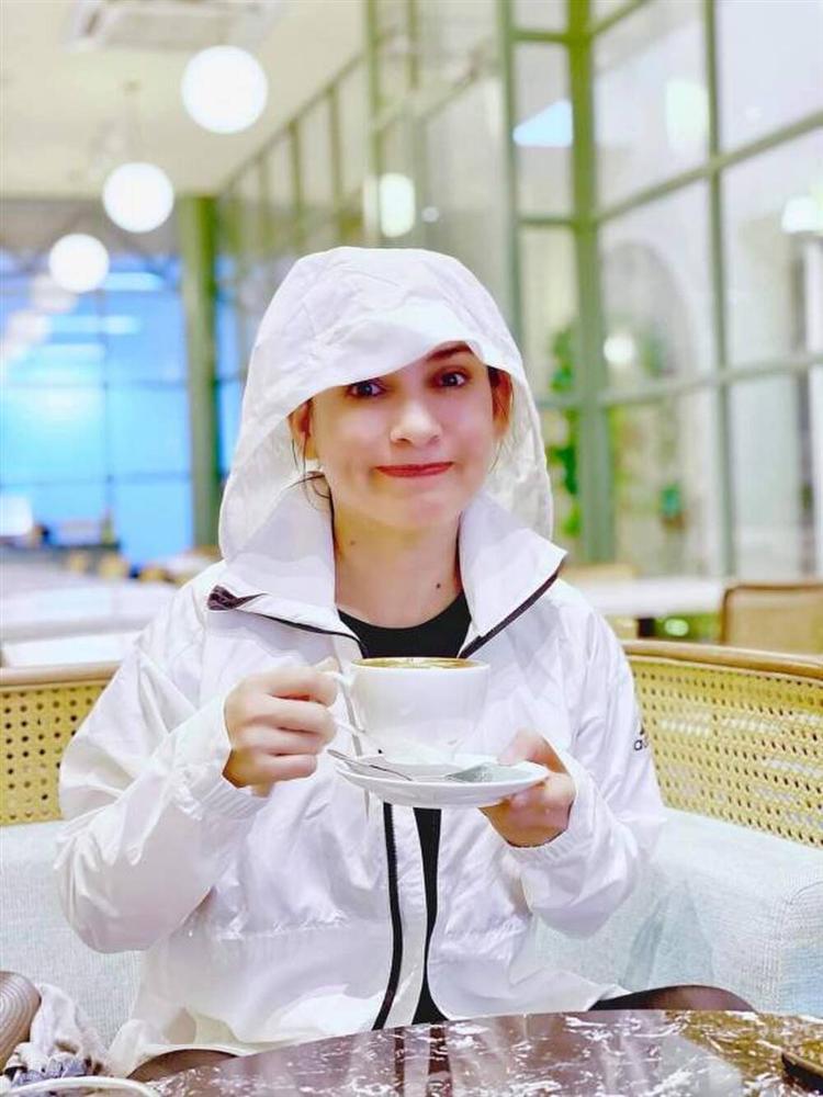 Vóc dáng thon thả nuột nà như gái 18 của Phi Nhung ở ngưỡng U50-8