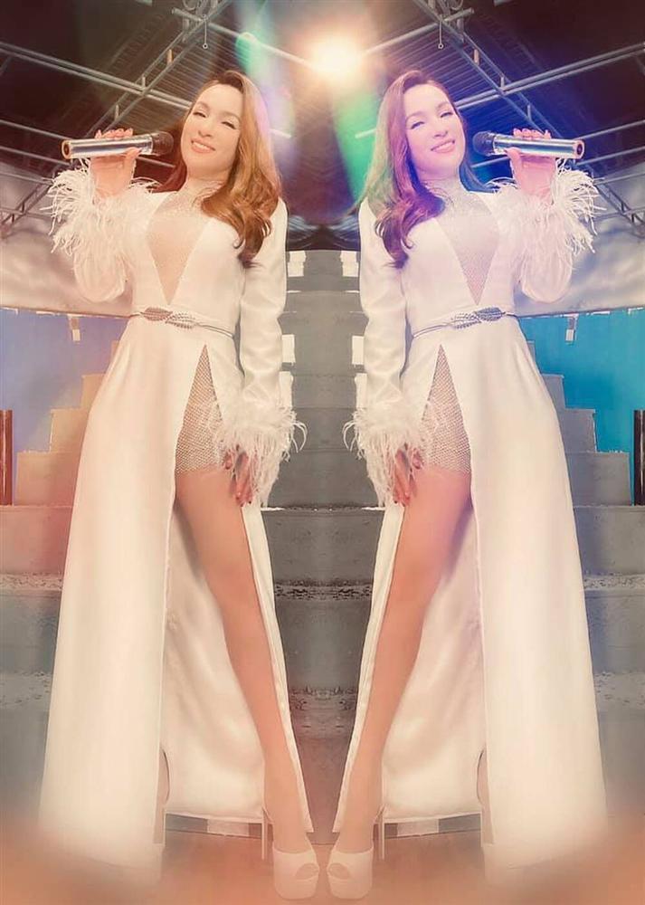 Vóc dáng thon thả nuột nà như gái 18 của Phi Nhung ở ngưỡng U50-9