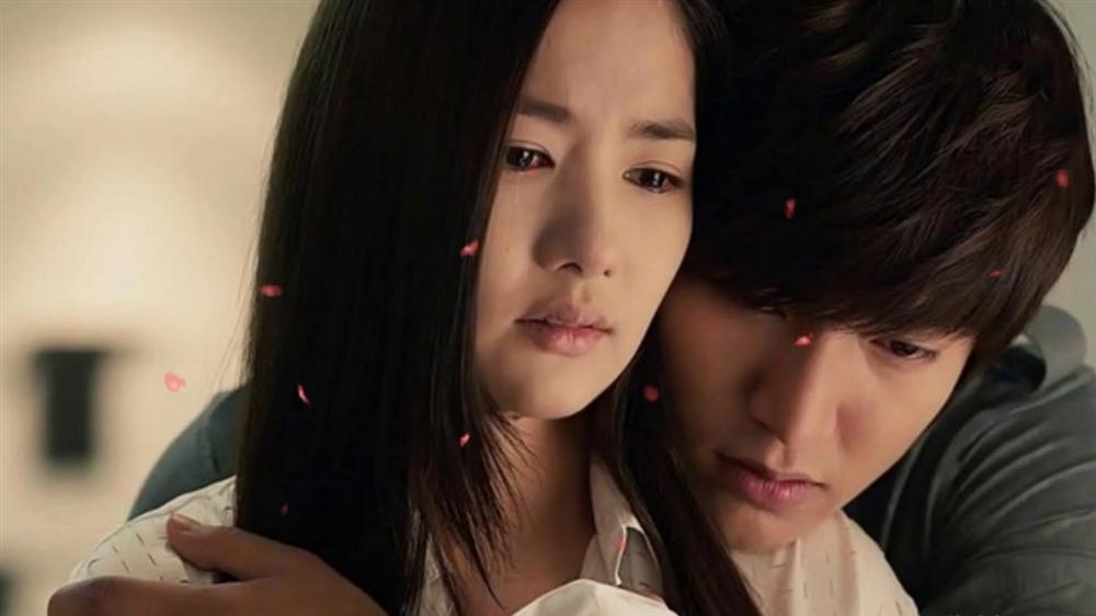 Đi shopping với cô bạn thân, tôi đọc nhầm số điện thoại tích điểm rồi phát hiện chồng ngoại tình-2