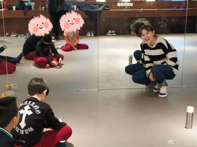 Mỹ nhân Tân Cương tài sắc vẹn toàn nhưng chỉ được nhớ đến nhờ thả rông vòng 1-13