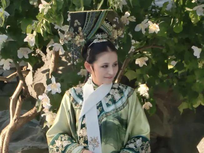 Mỹ nhân Tân Cương tài sắc vẹn toàn nhưng chỉ được nhớ đến nhờ thả rông vòng 1-3