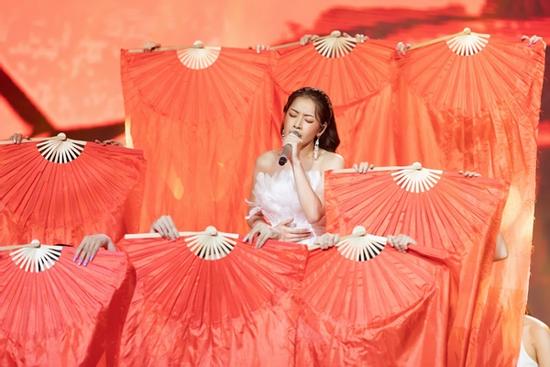 Chi Pu bất ngờ tiết lộ sẽ cho một ca khúc vào 'danh sách đen', từ nay không hát nữa vì… quá dài