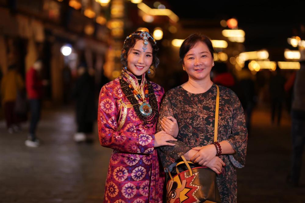 Nhan sắc mẹ vợ quyền lực của Phan Thành ở đám cưới con gái-10