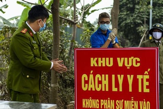 Lịch trình di chuyển dày đặc của 2 cán bộ huyện dương tính với Covid-19 ở Hòa Bình