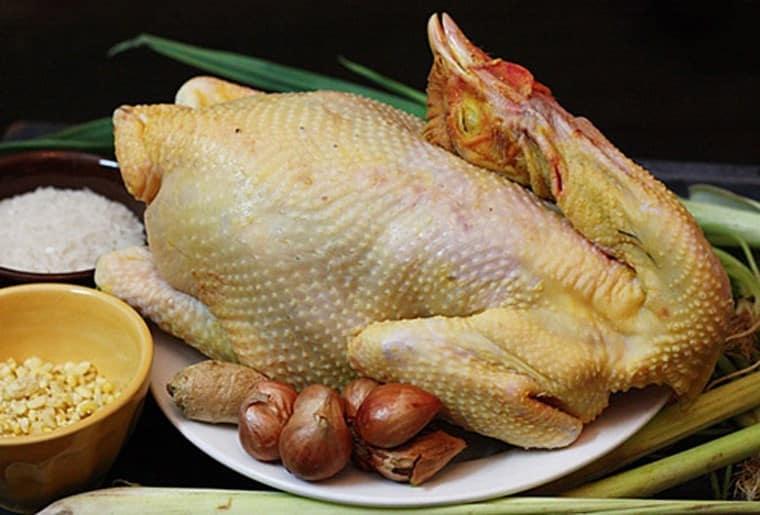 Mẹo luộc gà vàng ươm, căng bóng cho mâm cơm ông Công ông Táo ngày 23 tháng Chạp-2