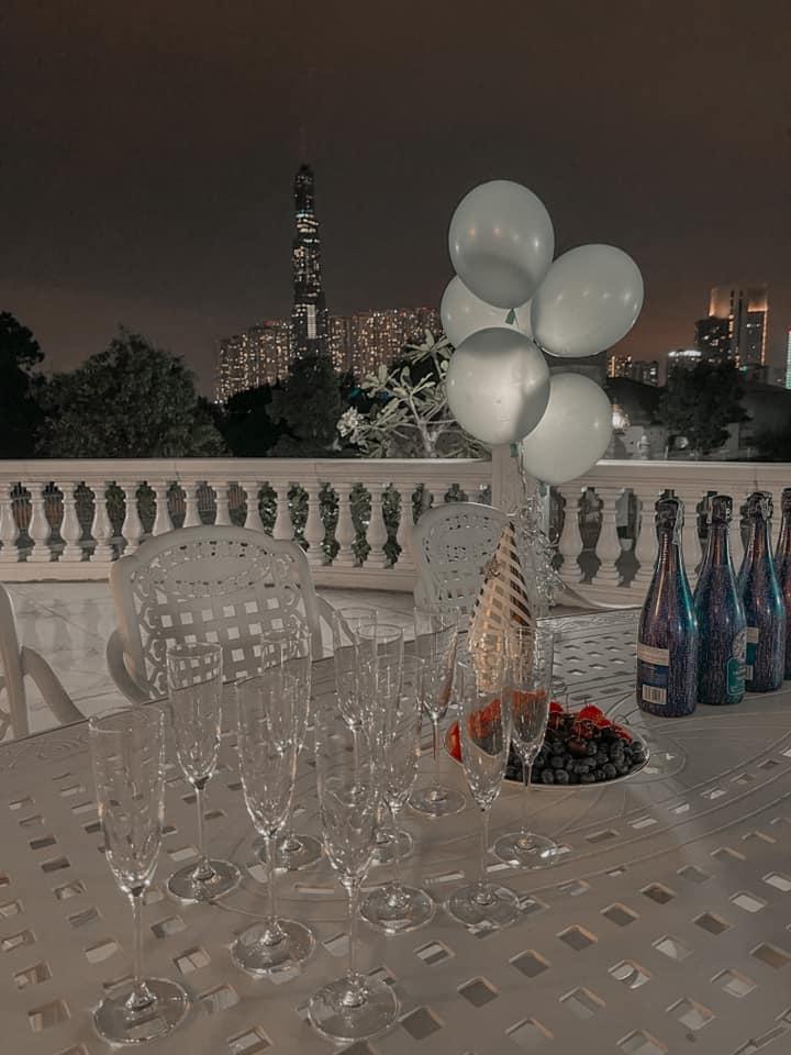 Lan Khuê để lộ biệt thự khủng view sông gây choáng ngợp-5