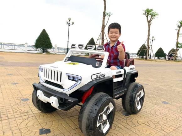 Nhật Kim Anh bị phát hiện cùng chồng cũ đưa con đi chơi-3