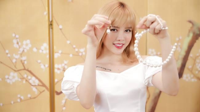 4 phụ kiện diện cùng áo dài Tết giúp nàng tỏa sáng như Ngọc Trinh - Thiều Bảo Trâm-9