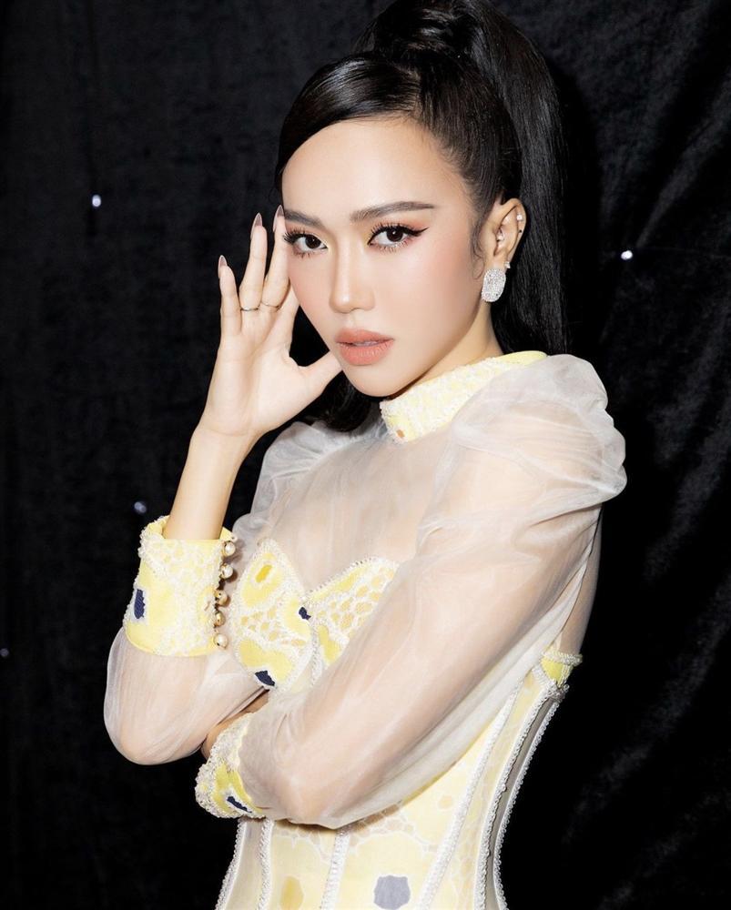 4 phụ kiện diện cùng áo dài Tết giúp nàng tỏa sáng như Ngọc Trinh - Thiều Bảo Trâm-17