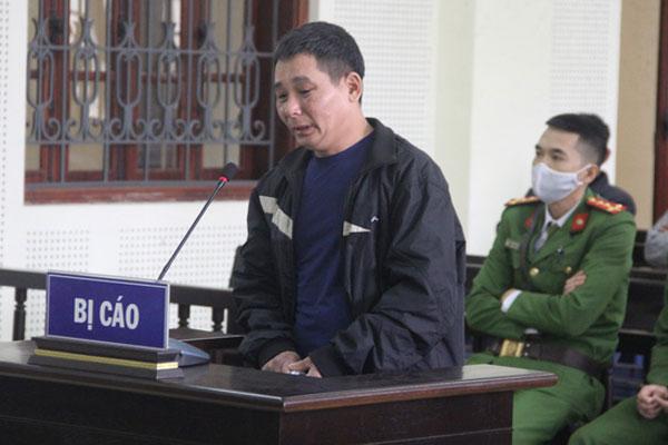 Nghịch tử chém chết mẹ ruột rồi nằm khóc bên cạnh thi thể mẹ-1