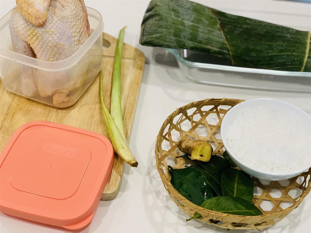 Hoa hậu Ngọc Hân tay nghề thăng hạng vù vù với món gà hấp muối sả sau lần vào bếp thất bại-3