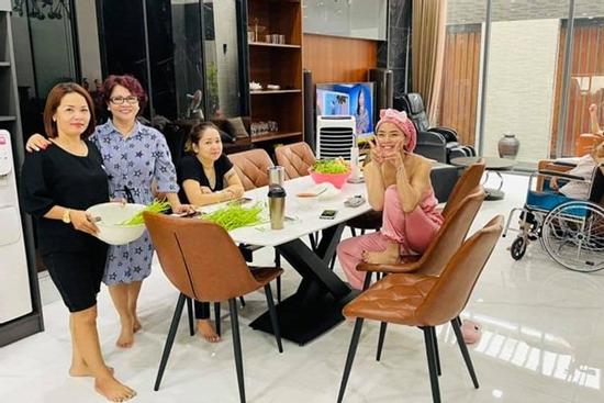 Gia đình Thành Đạt - Hải Băng quây quần trong nhà mới