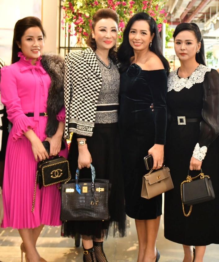 Doanh nhân Đỗ Hương Ly thanh lịch dự tiệc Năm mới của Phố Xinh-7