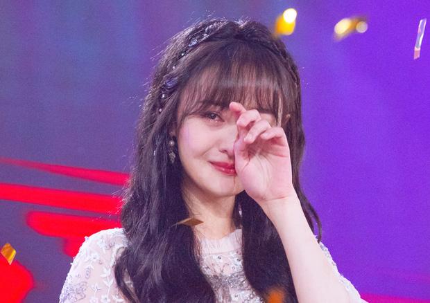 Giữa tin Trịnh Sảng nhảy lầu tự sát, bố ruột có động thái đáng chú ý-6