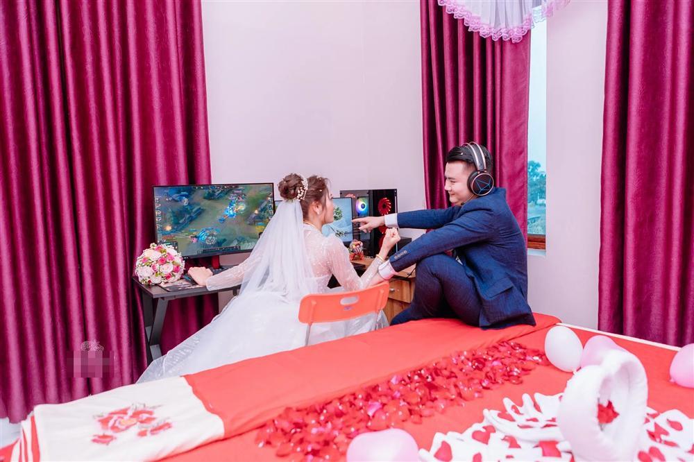 Cô dâu - chú rể máu chơi game hơn cả động phòng gây bão mạng-3