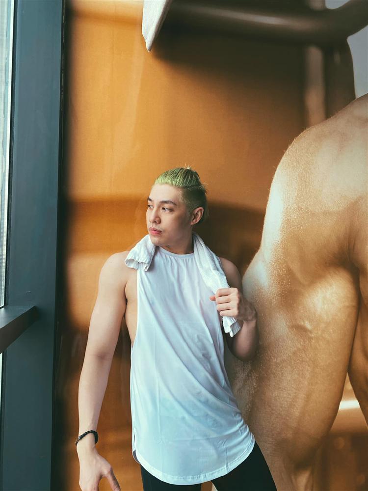 Noo Phước Thịnh lộ body ảo với pha chỉnh ảnh đi vào lòng đất-7