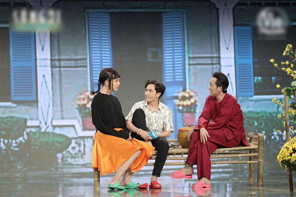 Hoài Linh nằm ngủ trên sàn khi tập kịch Tết phát sóng đêm giao thừa-3