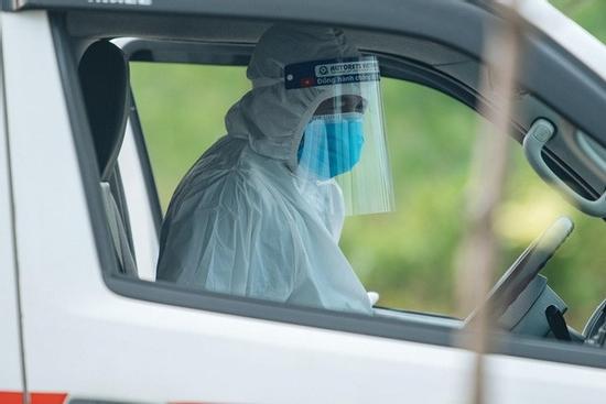 Công chứng viên mắc Covid-19 ở Hà Nội từng đi nhiều nơi, bay vào TP HCM