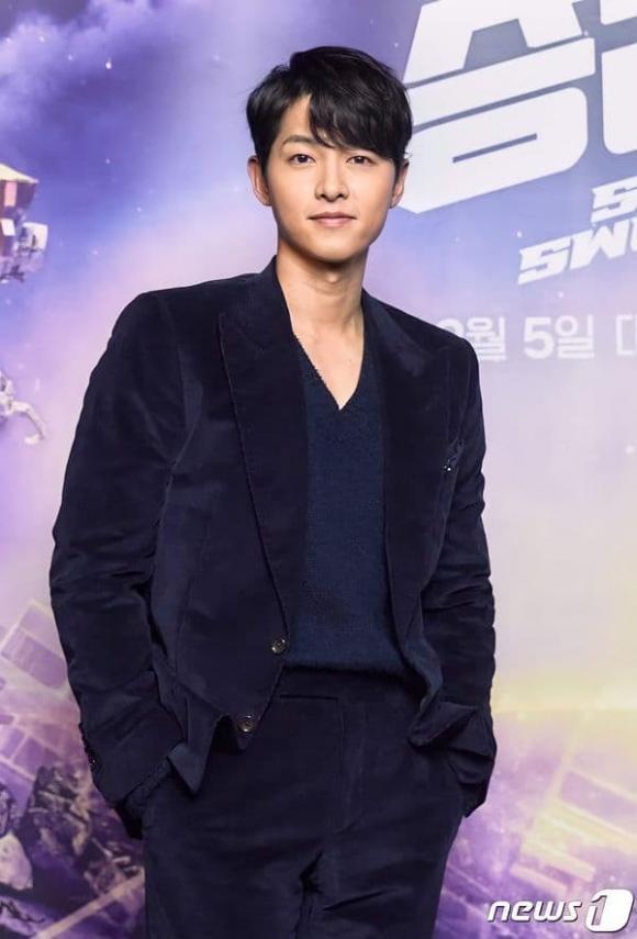 Hình ảnh đối lập của Song Joong Ki: Lúc phờ phạc, khi lại béo trắng có cả nọng cằm-1