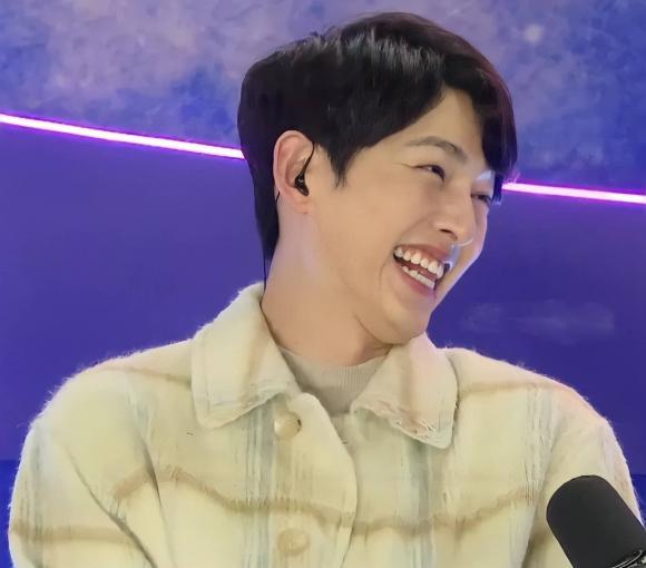Hình ảnh đối lập của Song Joong Ki: Lúc phờ phạc, khi lại béo trắng có cả nọng cằm-6