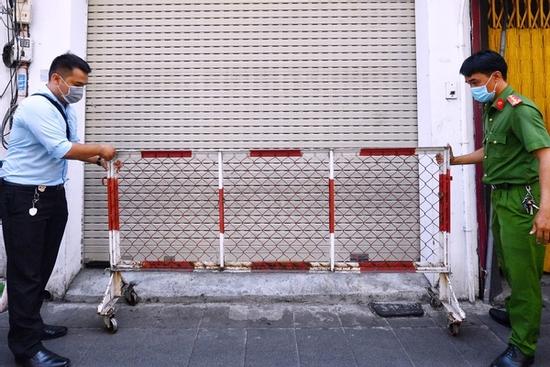 Phong tỏa quán cà phê trên phố Bùi Viện liên quan ca mắc Covid-19