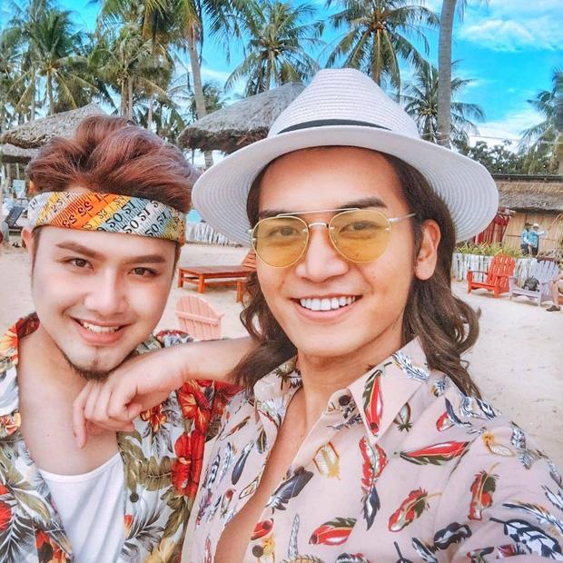 BB Trần chụp ảnh kỉ niệm 7 năm với bạn trai nhưng cố tình lộ áo ngực kém duyên-9