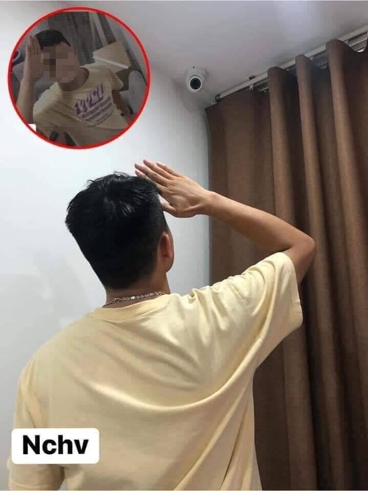 Đi công tác vài ngày, vợ lắp camera, ngày nào cũng bắt chồng check-in đàn ca sáo nhị-1