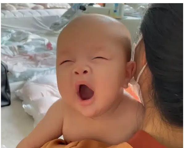 Hồ Ngọc Hà khoe khoảnh khắc con trai 4 tháng tuổi mặt mày hớn hở đáng yêu vô cùng-2