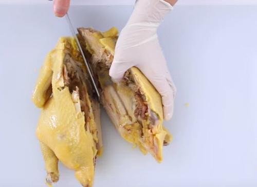 Mẹo chặt và xếp gà đẹp mắt cho mâm cơm cúng ông Táo-3