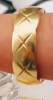 Vương Nhất Bác lộ bạn gái qua chi tiết siêu nhỏ?-2