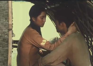 Hoa hậu Việt đóng cảnh nóng: người bị chê rẻ tiền, người được khen nghệ thuật-8