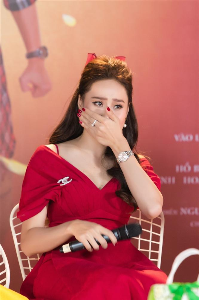 Nữ diễn viên cắt tay định tự tử vì stress khi làm phim là ai?-2