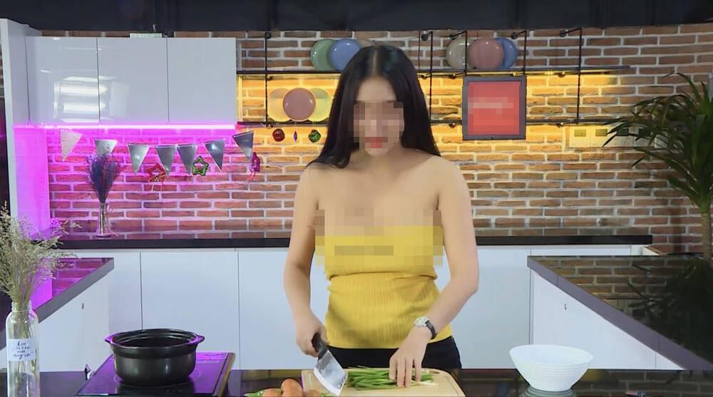 Loạt ảnh thả rông vòng 1 gây sốc cô giáo dạy nấu ăn trên Youtube - 2sao