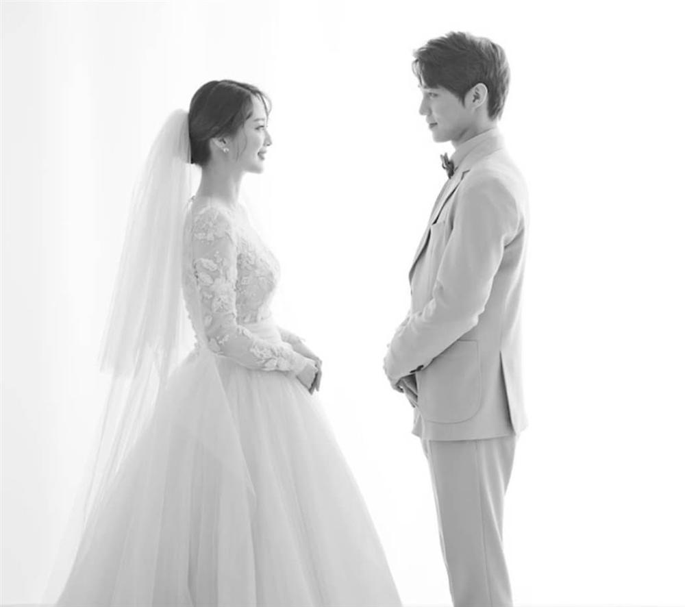 Yêu đương khổ sở như Idol Hàn: Nhét người yêu vào vali để đi hẹn hò-2