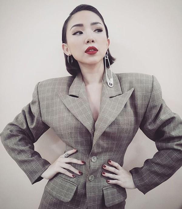 Miu Lê - Mỹ Tâm - Tóc Tiên: Team chịu nặng để đeo khuyên tai độc đáo-5