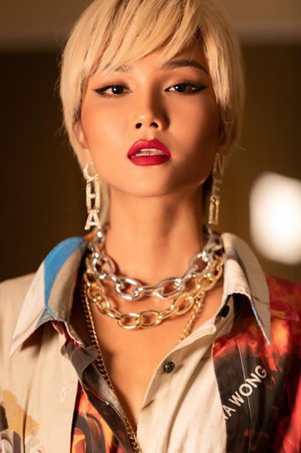 Miu Lê - Mỹ Tâm - Tóc Tiên: Team chịu nặng để đeo khuyên tai độc đáo-7