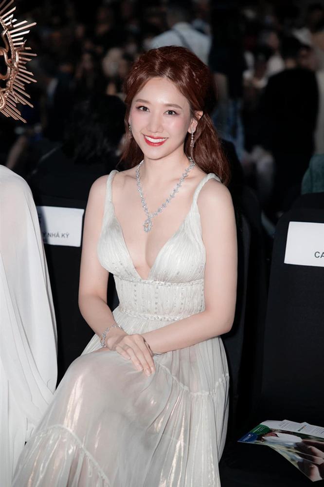 Thủy Tiên - Hari Won sắc vóc ngày càng lên hương sau khi lấy chồng-8