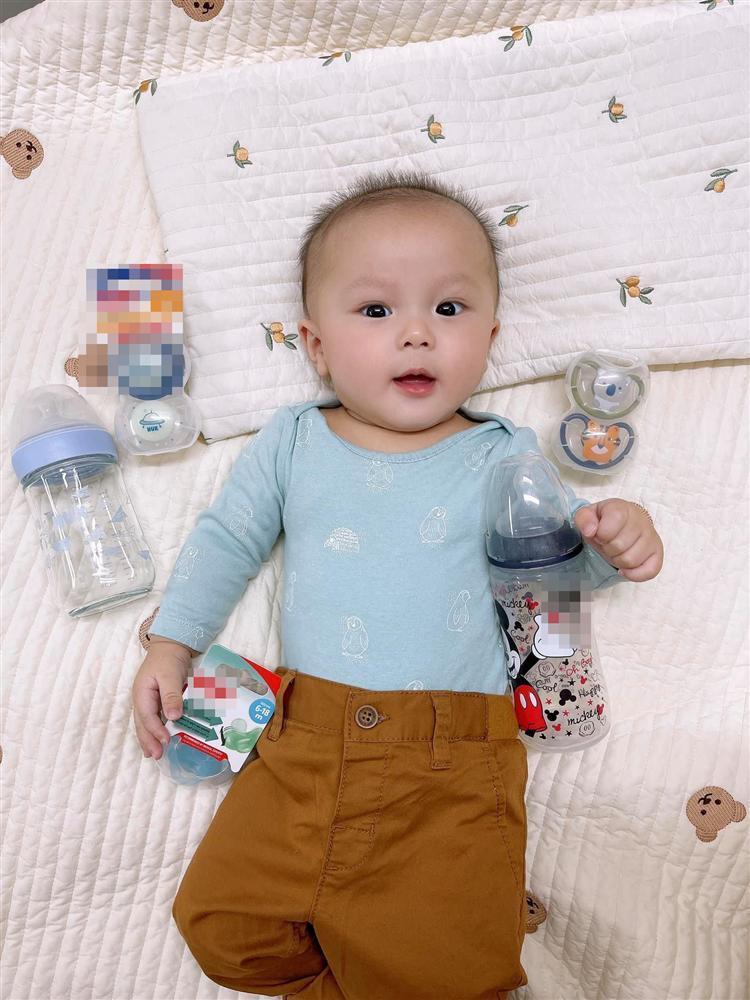 Bất ngờ ngoại hình quý tử 6 tháng tuổi nhà Đỗ Duy Mạnh-5