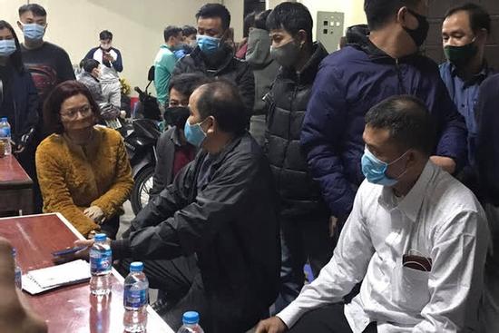 Vụ cháy 4 người tử vong ở Hà Nội: Người thân chết lặng tại nhà tang lễ