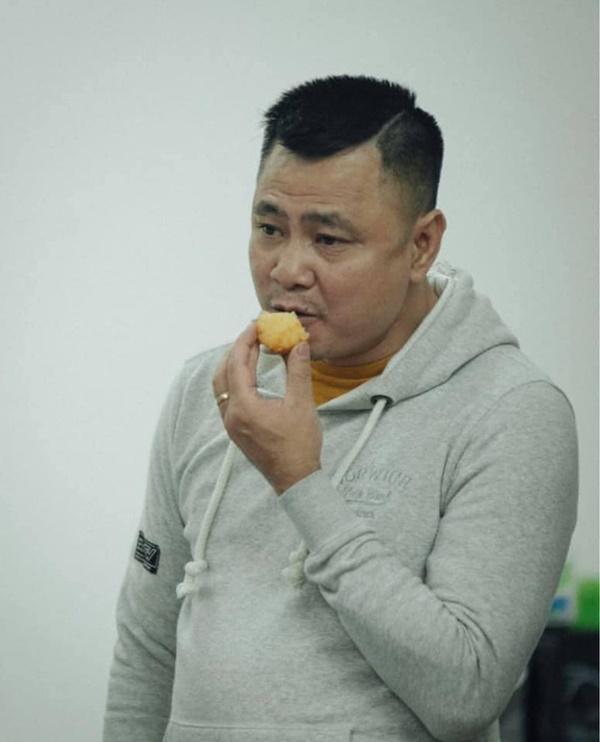 Cận cảnh bữa ăn vội sau hậu trường tập luyện vất vả của các Táo-4