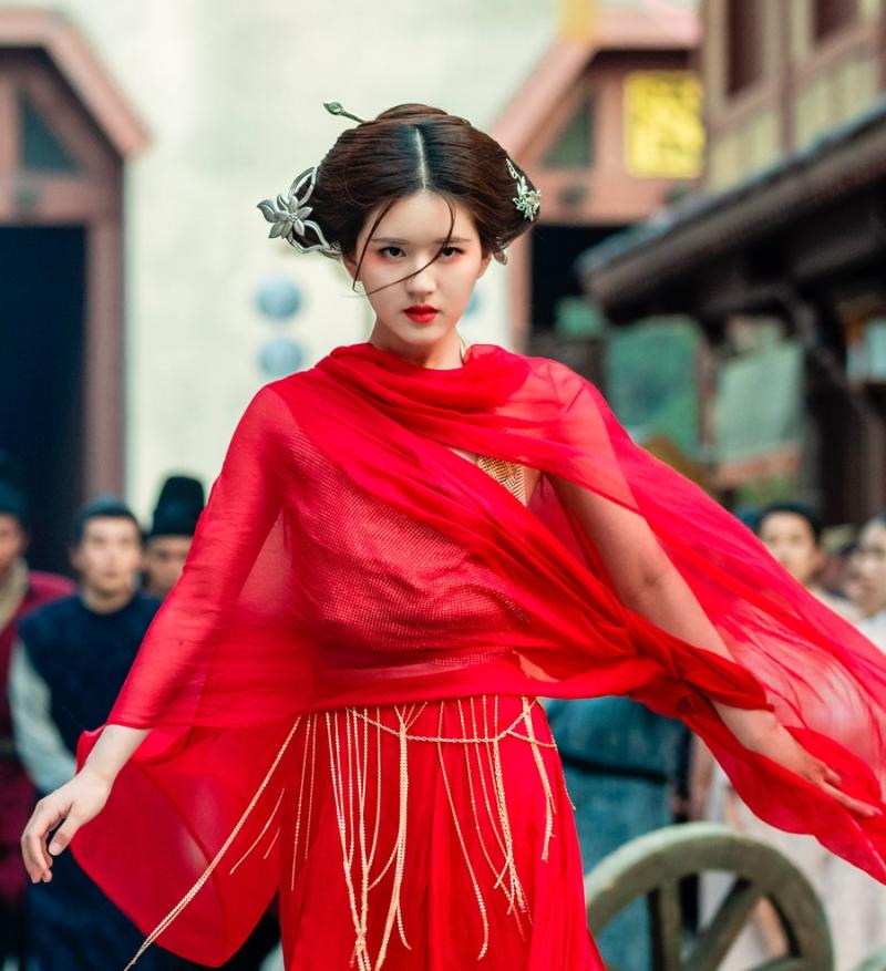 Triệu Lộ Tư khẳng định không có chuyện cha là đại gia, đầu tư tiền mua vai diễn cho mình-2