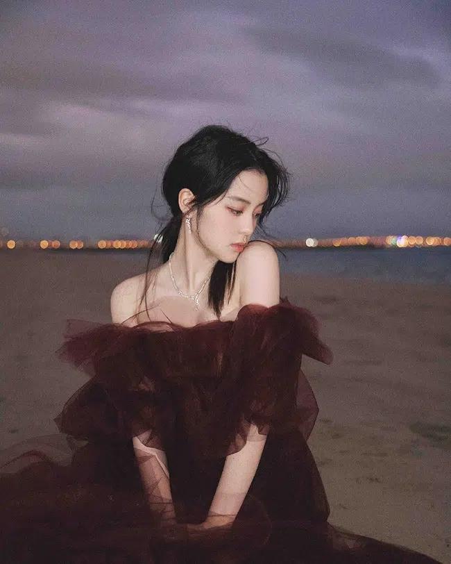 Phụ nữ thuộc 4 cung Hoàng đạo này nổi tiếng với diện mạo thanh tao, khí chất-1