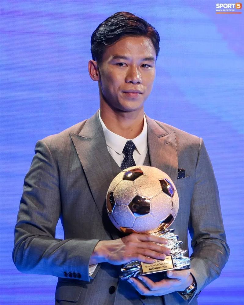 Quế Ngọc Hải ôm combo rửa bát, giặt đồ, tặng quà vợ: Các anh chồng nhìn áp lực phải biết-5