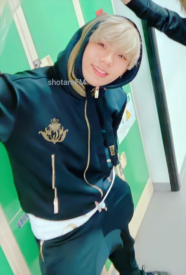 Fanboy thành công nhất lịch sử: Trở thành đồng đội của Idol chỉ mất có 1 năm-2